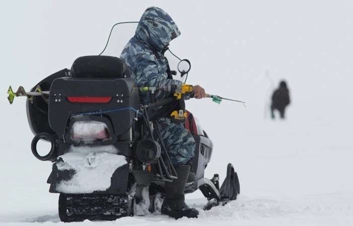 Choose The Correct Snowmobile For Ice Fishing